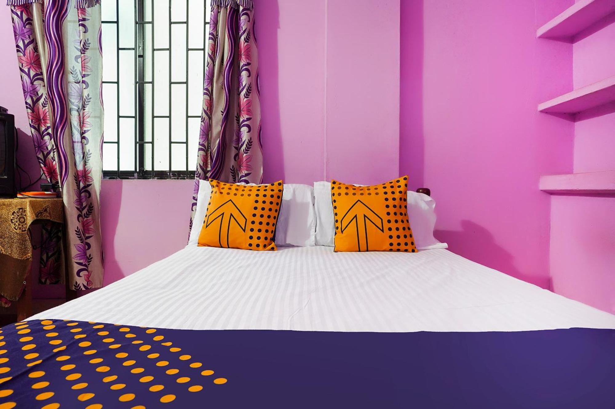 Hotel SPOT ON 66098 Rohini Residency Edayur Esterno foto